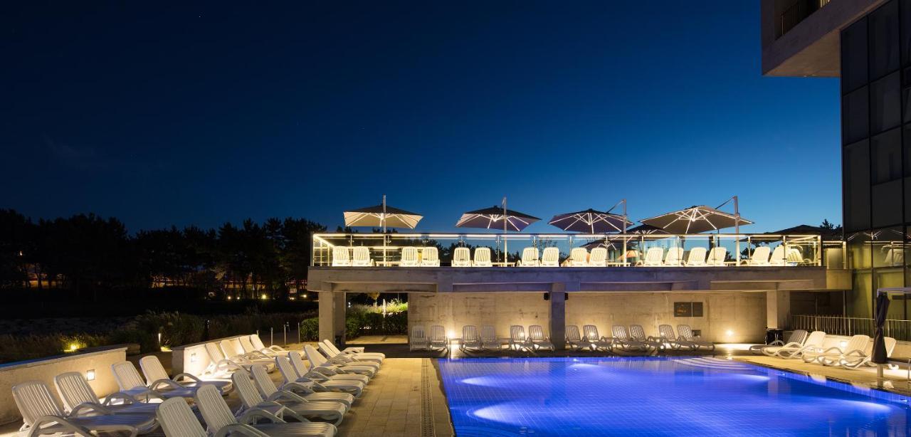 Nest Hotel Incheon Luaran gambar The pool at the hotel