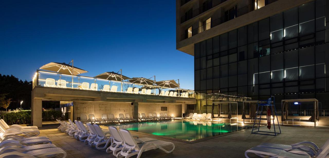 Nest Hotel Incheon Luaran gambar The pool at the hotel
