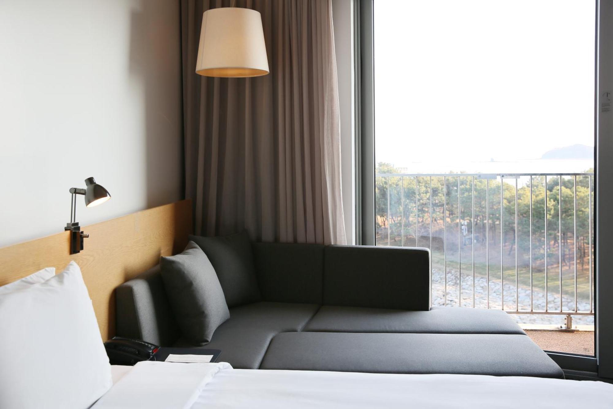 Nest Hotel Incheon Luaran gambar A room at the hotel
